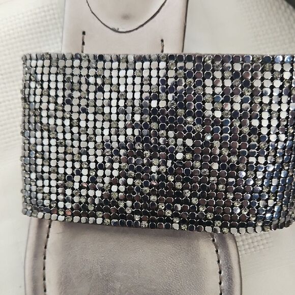 Elegant Silver Slide Sandals - Picture 15 of 16